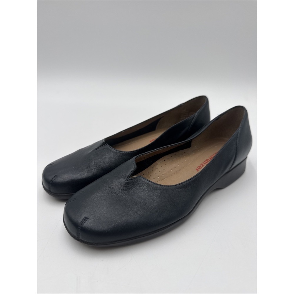 Vintage Naturalizer Navy Leather Upper SlipOn Loafer Shoe 4M Short Heel V Cut